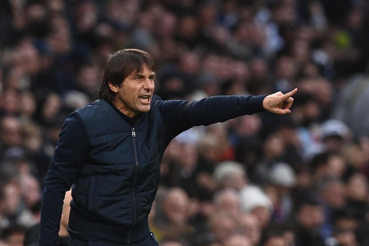 Antonio Conte dà indicazioni