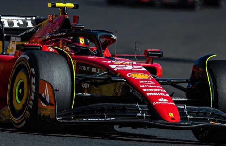 Ferrari, pilota alla guida